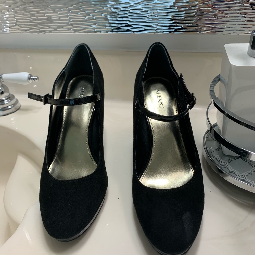 Alfani woman heels size 7.5